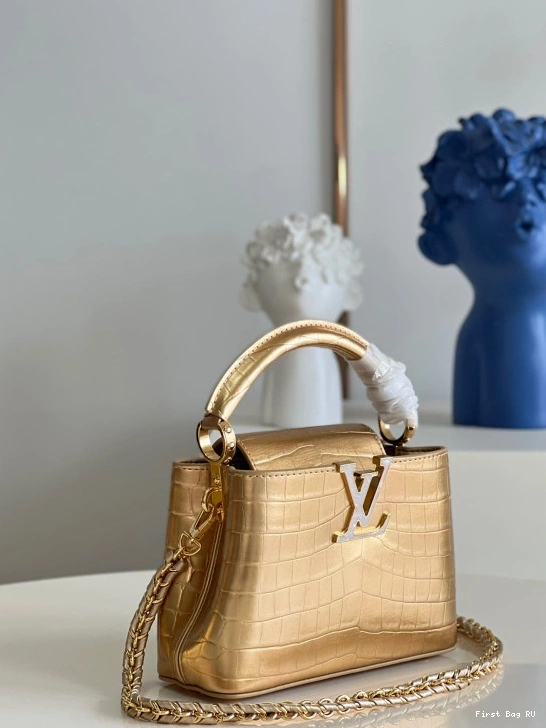 First bag LOUIS MINI CAPUCINES VUITTON 0806